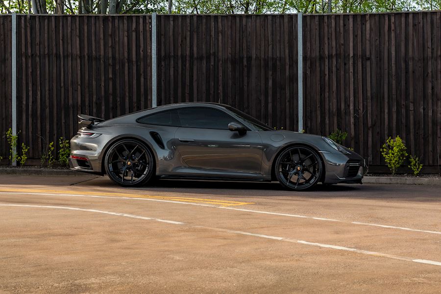 Porsche 911 Turbo S with Vossen S21-01 wheels