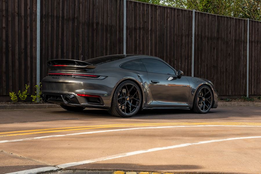 Porsche 911 Turbo S with Vossen S21-01 wheels