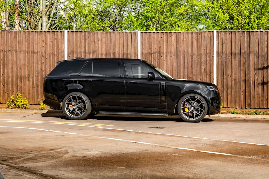 Range Rover SV installed with Vossen HF-5 wheels