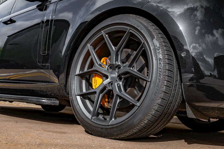 Range Rover SV installed with Vossen HF-5 wheels