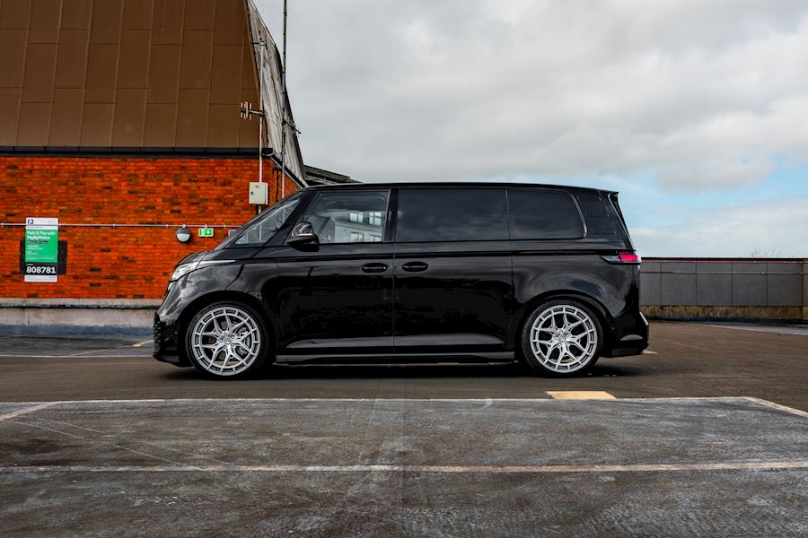 Volkswagen ID Buzz installed with Vossen HFX-1 wheels