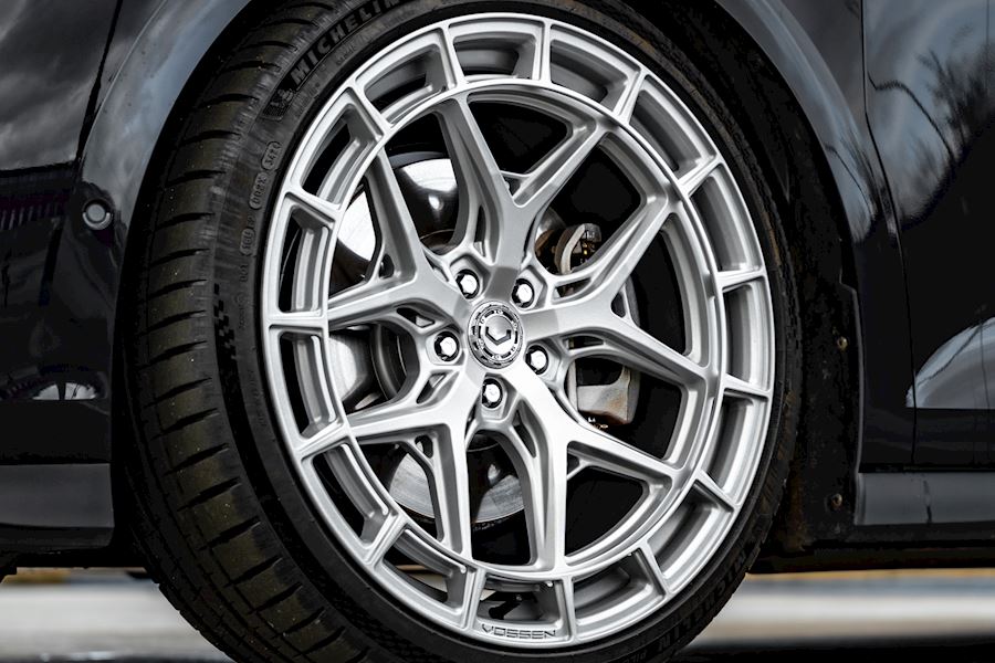 Volkswagen ID Buzz installed with Vossen HFX-1 wheels