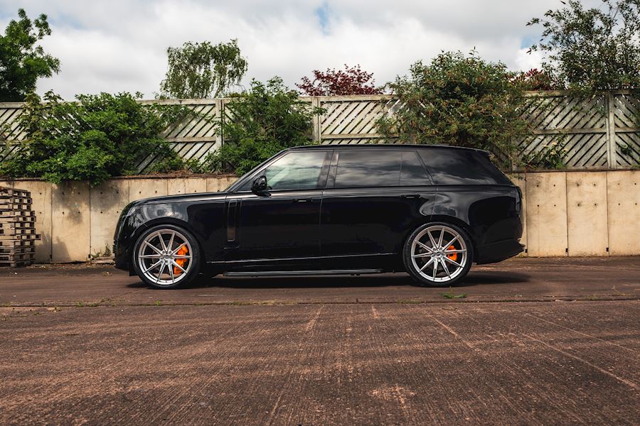 Range Rover SV installed with Vossen HFX-2 wheels