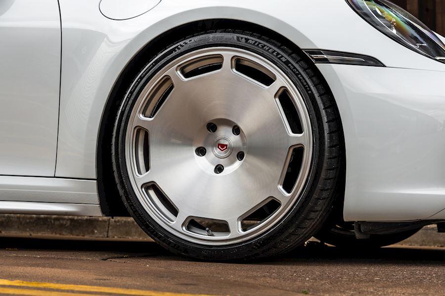 Porsche 911 Carrera 4S installed with Vossen GEN-06 wheels
