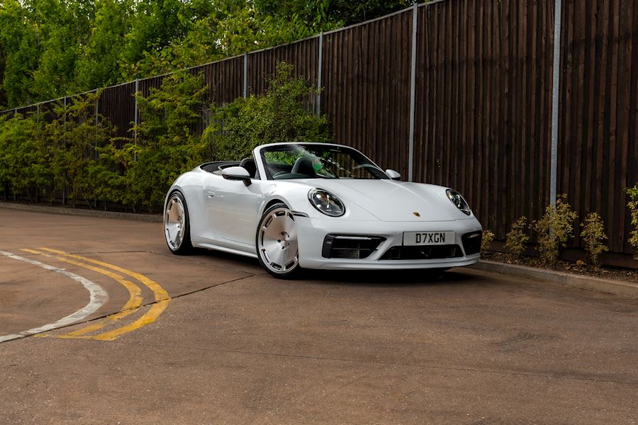 Porsche 911 Carrera 4S installed with Vossen GEN-06 wheels