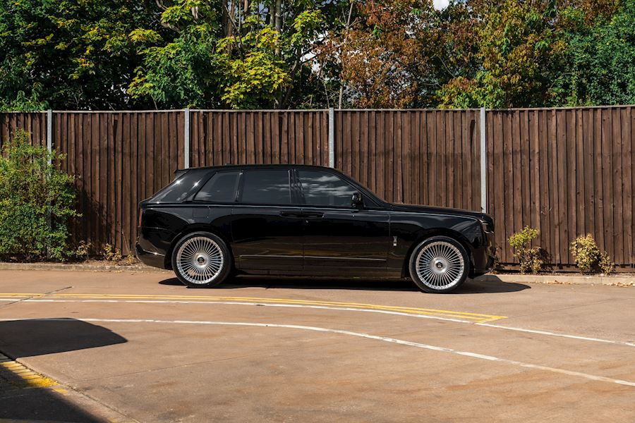 Rolls Royce Cullinan on Vossen S17-16 wheels