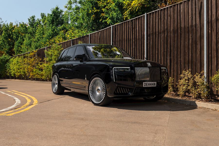 Rolls Royce Cullinan on Vossen S17-16 wheels