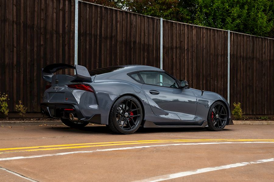 Toyota Supra MK5 installed with HRE FF21 wheels