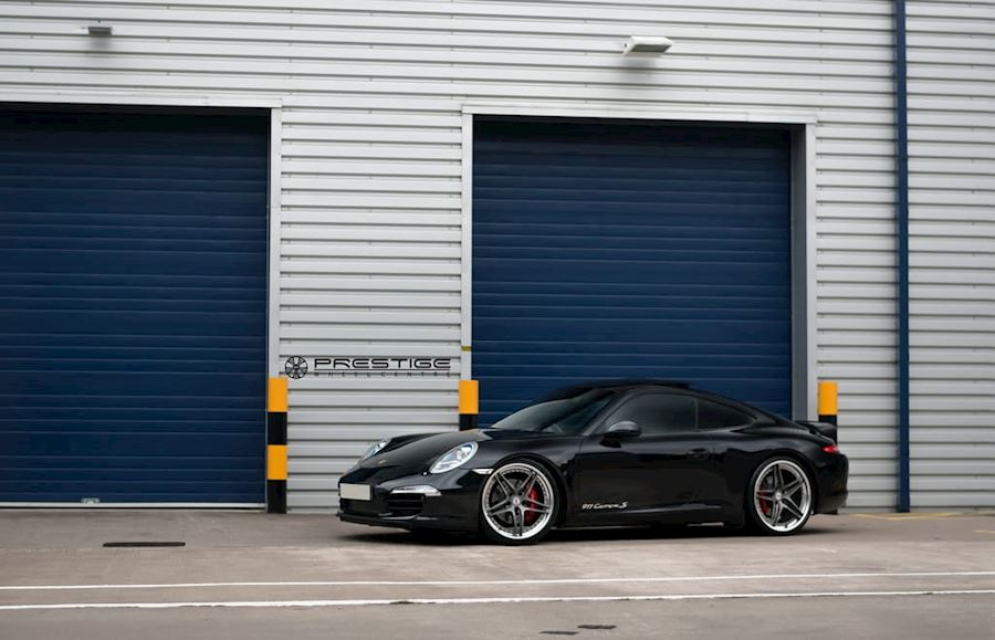 Porsche 911 Carrera S installed with HRE Forged S107 alloy wheels