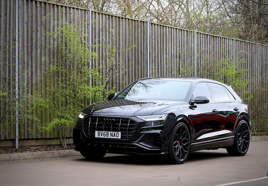 Audi Q8 installed with Vossen HF2 in Satin Black