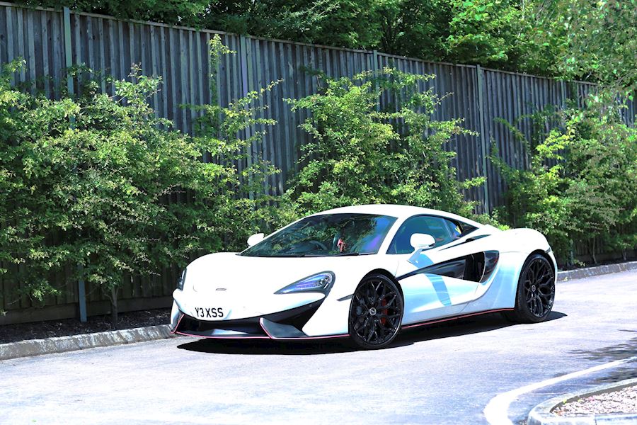 McLaren 540c installed with Vossen HF2 alloy wheels 