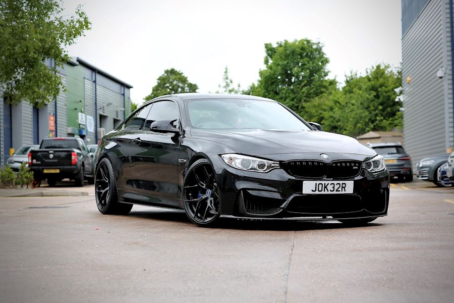 BMW M4 installed with Vossen HF5 wheels in Satin Black