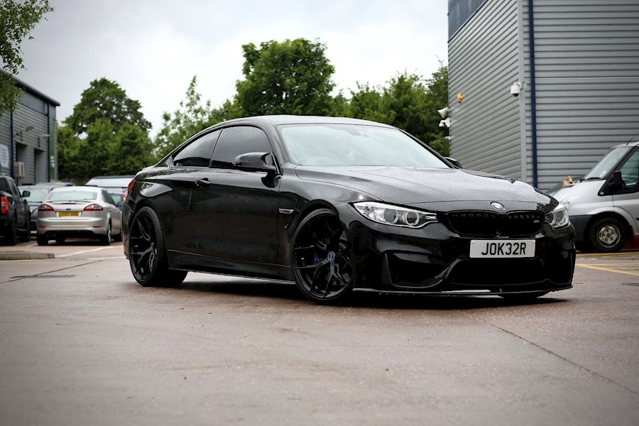 BMW M4 installed with Vossen HF5 wheels in Satin Black