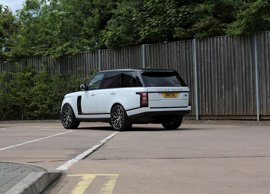 Range Rover Vogue installed with Vossen HF2 wheels in Brushed Gloss Black