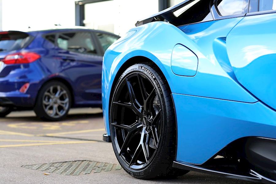 BMW I8 installed with Vossen HF5 wheels in Gloss Black