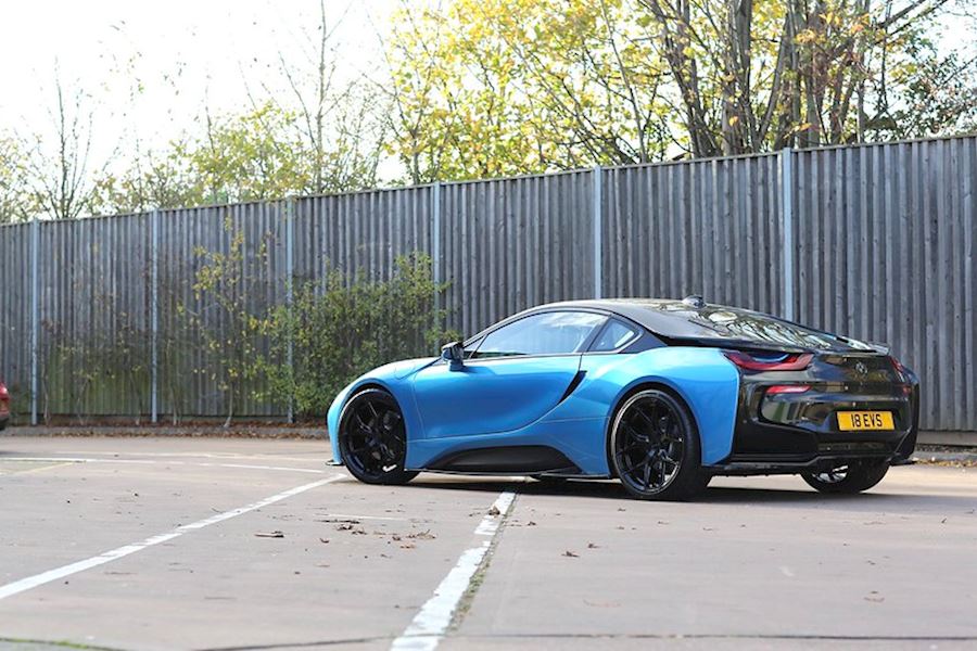 BMW I8 installed with Vossen HF5 wheels in Gloss Black