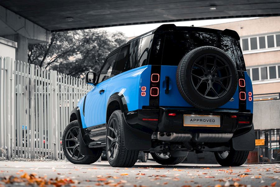 Land Rover Defender 90 installed with Vossen HF-5 alloy wheels