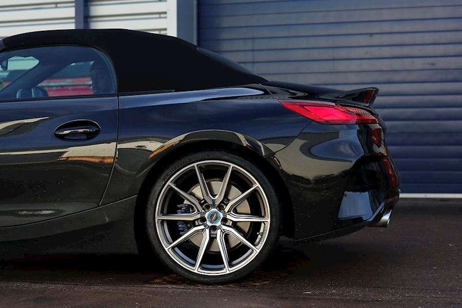 BMW Z4 installed with Vossen HF-3 in Gloss Graphite Polished finish