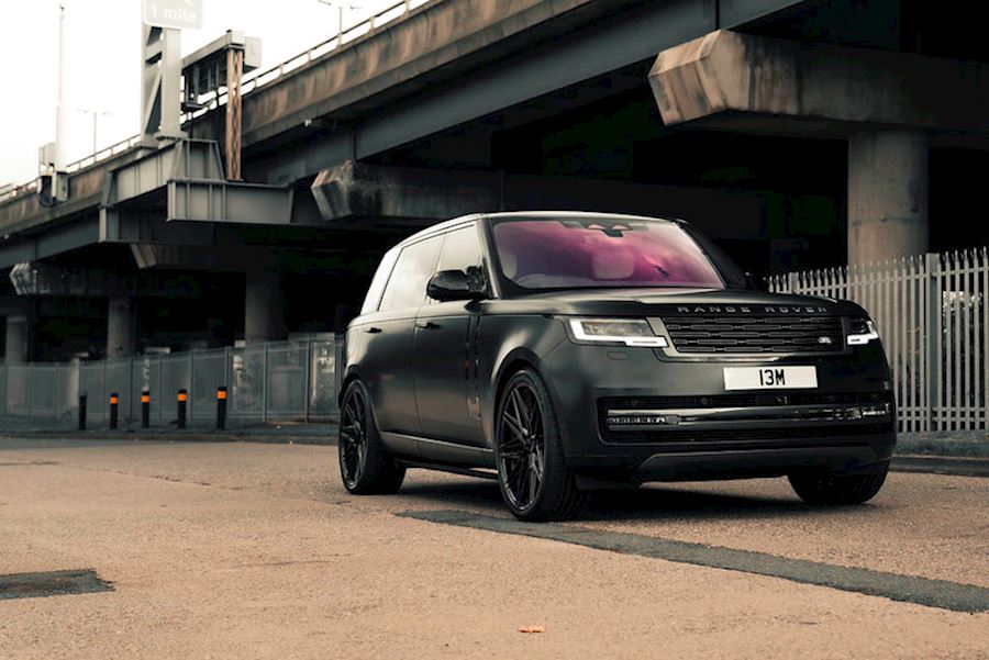 Range Rover installed with Vossen HF7 wheels in Gloss Black