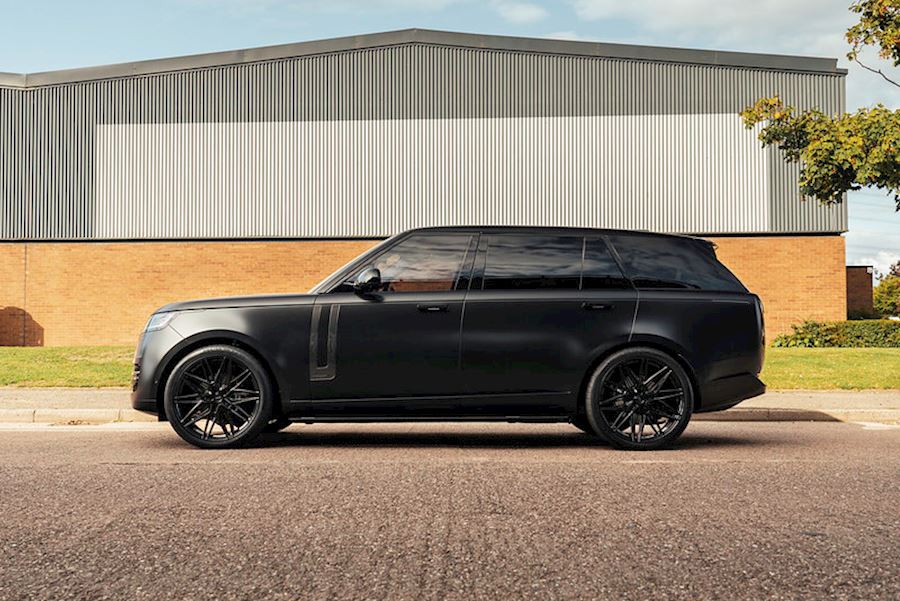 Range Rover installed with Vossen HF7 wheels in Gloss Black