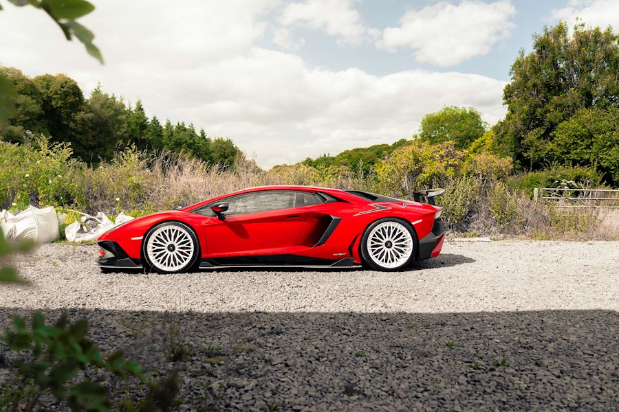 Lamborghini Aventador installed with AL13 R100 monoblock