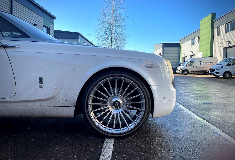 Rolls Royce Phantom installed with Vossen Forged S17-13 in Full Polish brushed face 24"