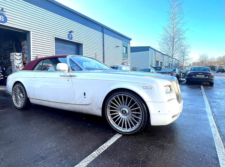 Rolls Royce Phantom installed with Vossen Forged S17-13 in Full Polish brushed face 24"