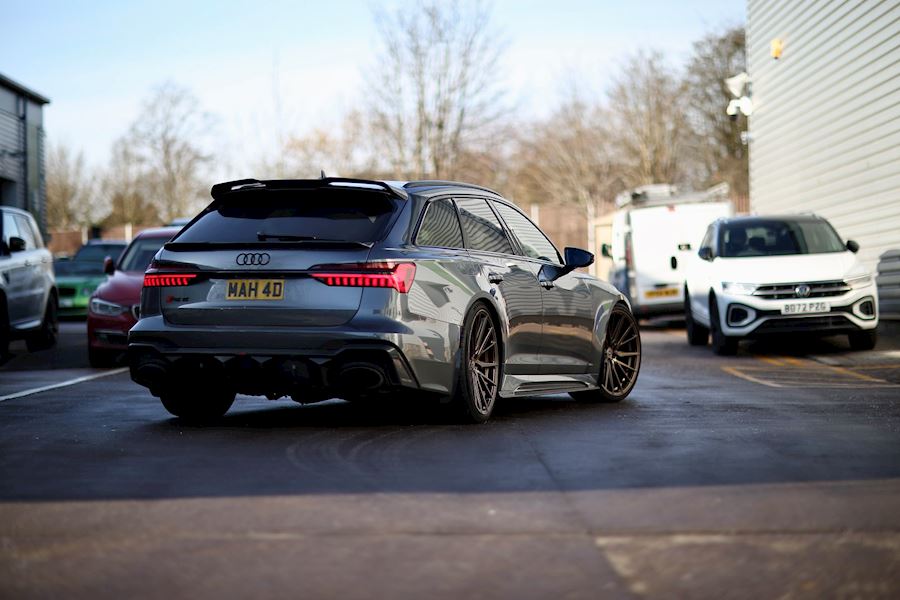 Audi RS6 C8 installed with Vossen HF4T and Urban body kit