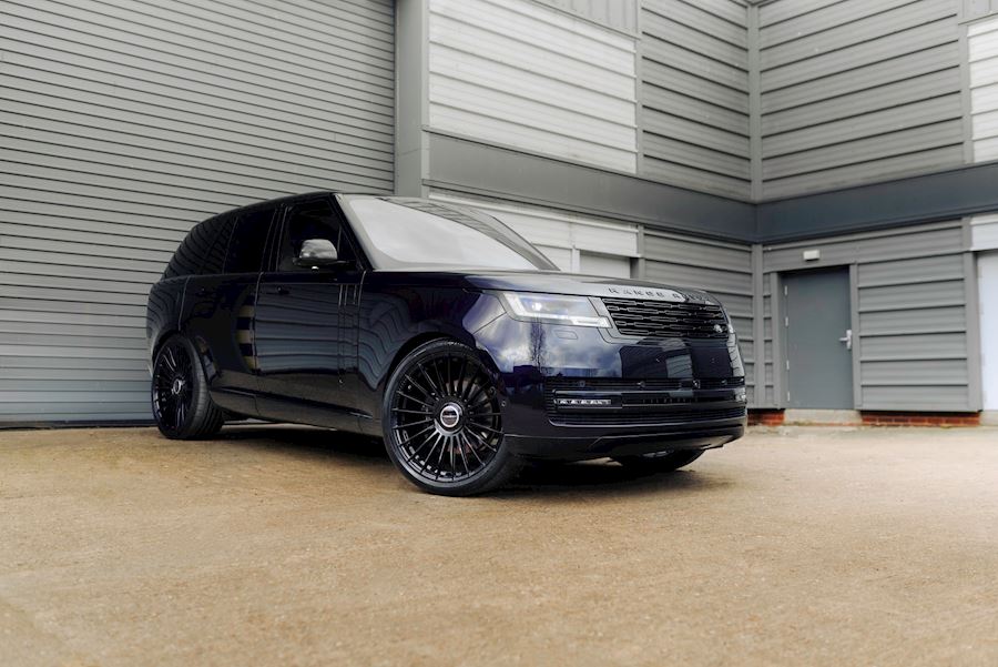 2023 Range Rover installed with Vossen HF8 wheels in Gloss Black