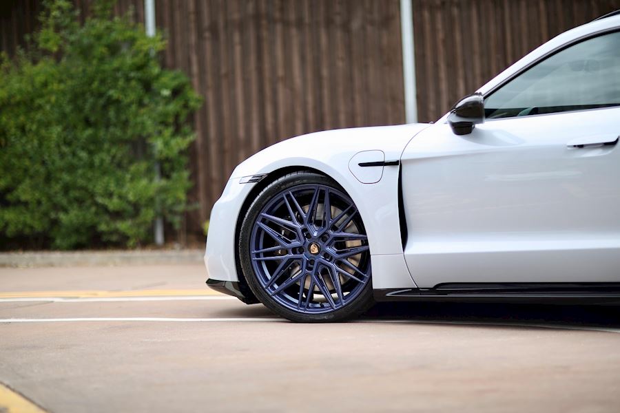 Porsche Taycan Sport Turismo GTS installed with Vossen HF7 alloy wheels