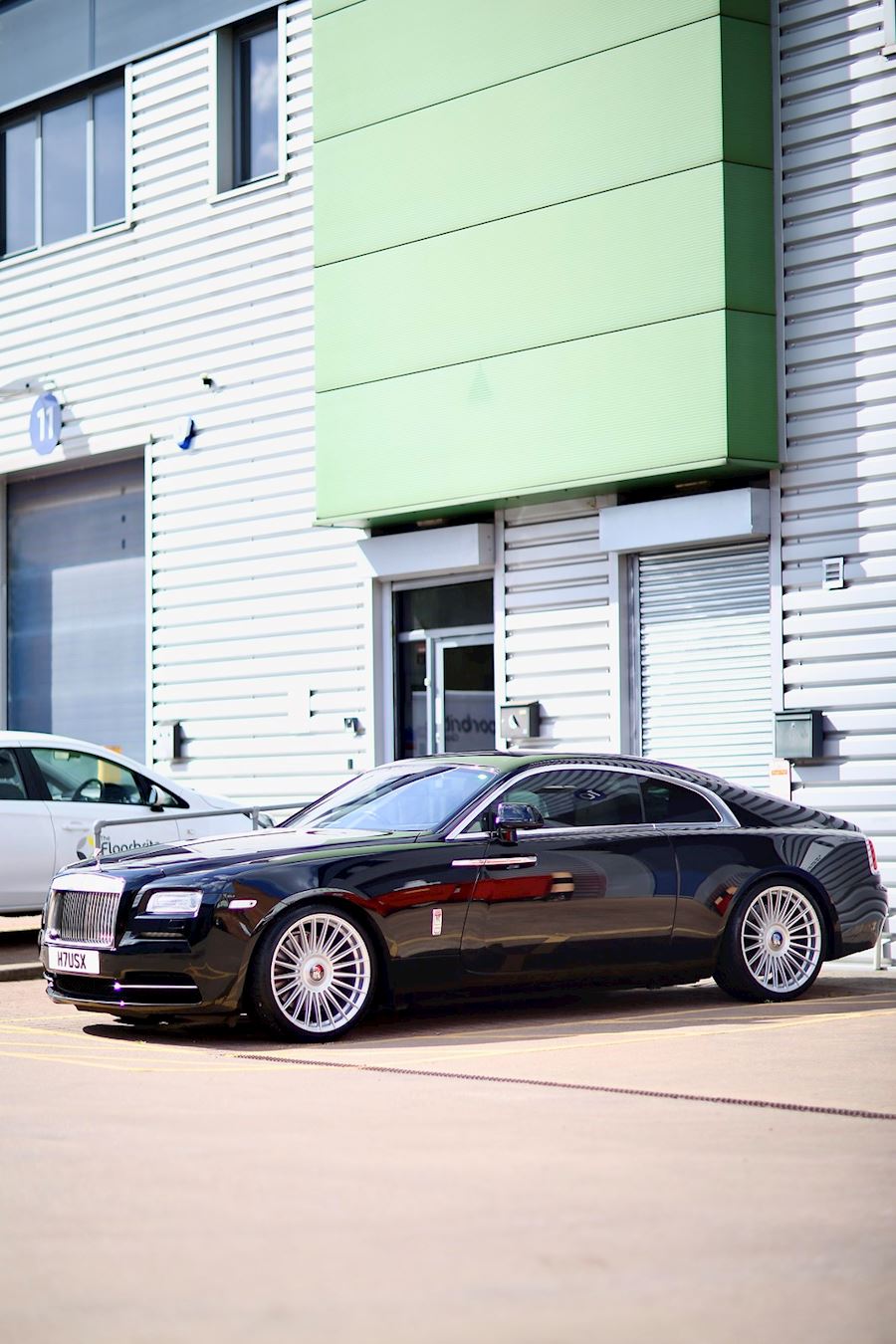 Rolls Royce Wraith installed with Vossen HF8 alloy wheels