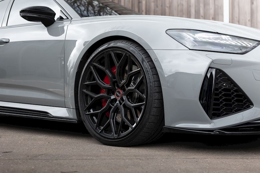 Audi RS6 C8 installed with Vossen HF-2 wheels in Satin Black