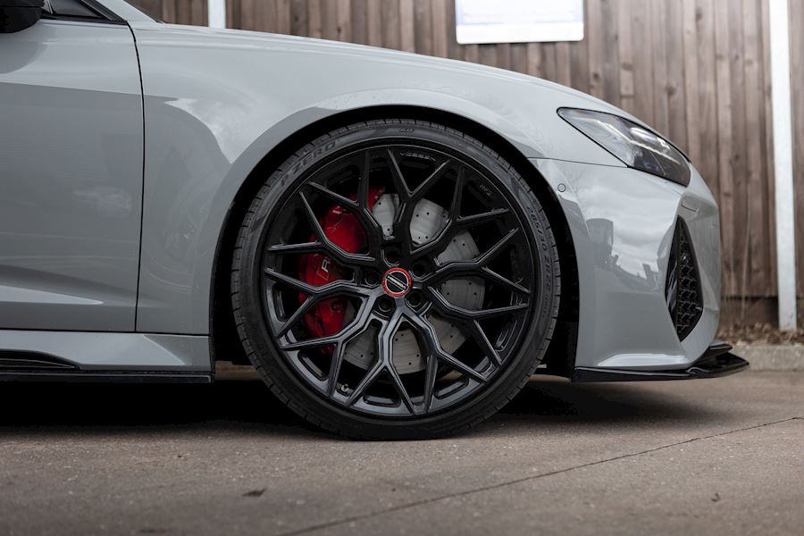 Audi RS6 C8 installed with Vossen HF-2 wheels in Satin Black