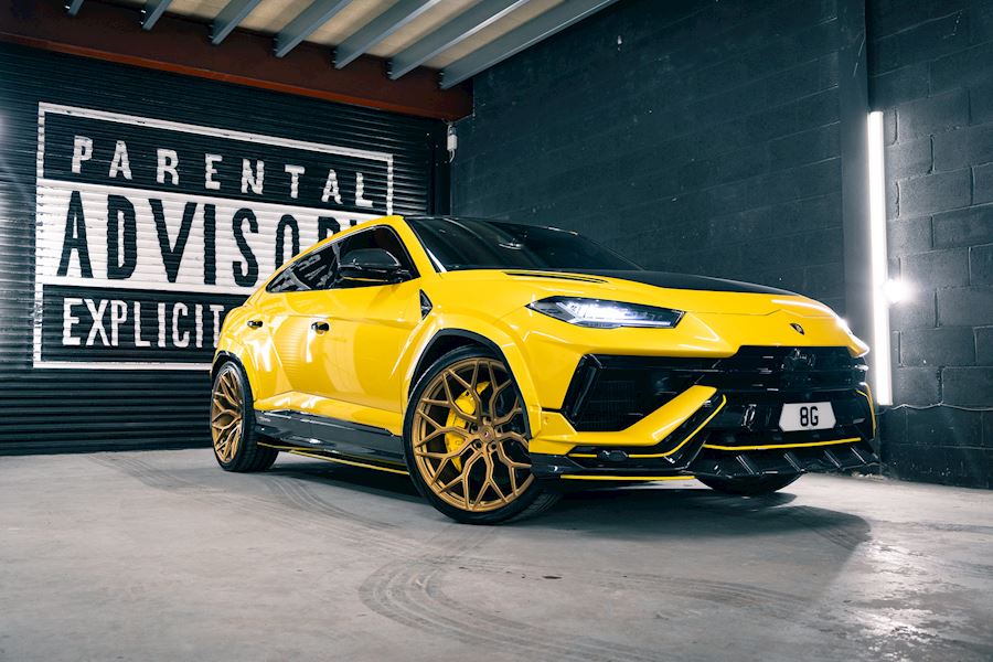 Lamborghini Urus Performante installed with Vossen S17-01 alloy wheels 