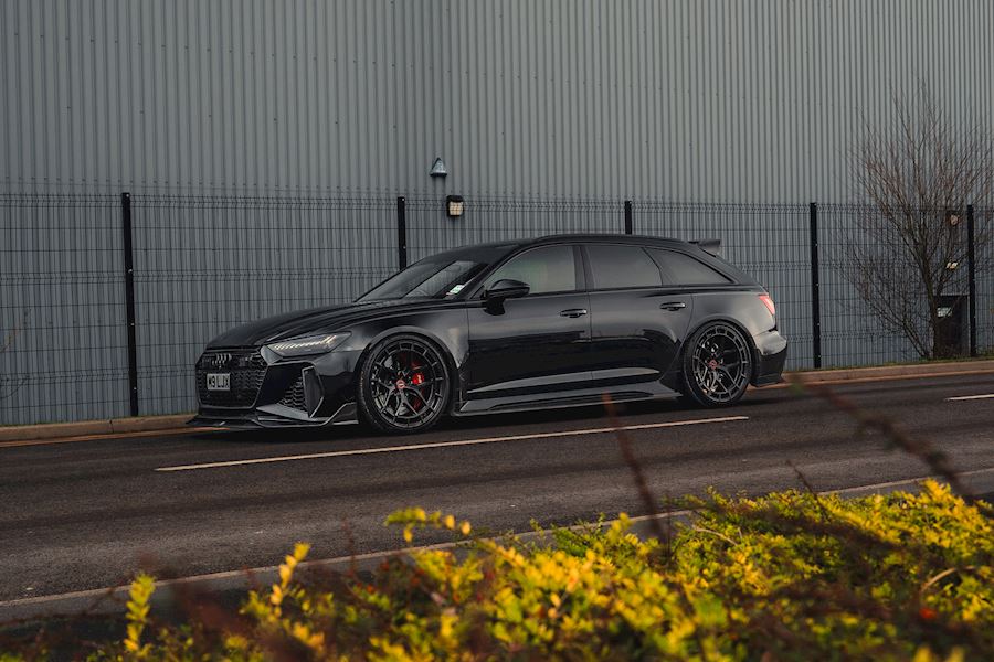 Audi RS6 C8 lowered with Vossen HFX-1 in Satin Black 22x10.5