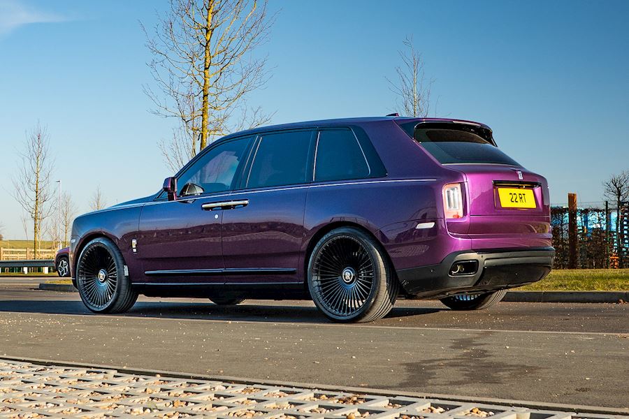 Rolls Royce Cullinan installed with Vossen Forged S17-16 finished in Gloss Black 24x10