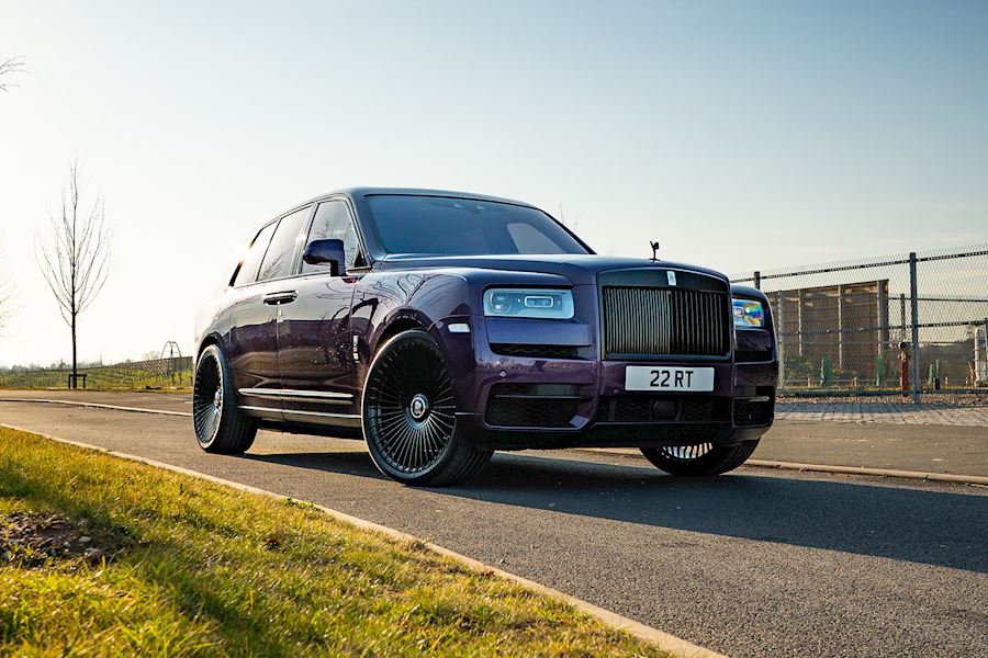 Rolls Royce Cullinan installed with Vossen Forged S17-16 finished in Gloss Black 24x10