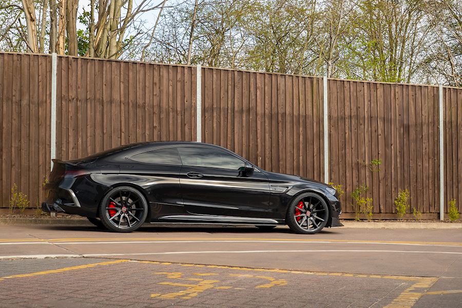 Mercedes C63s AMG W205 coupe installed with Vossen HF-3 wheels finished in Gloss Black 20x9.5 20x10.5