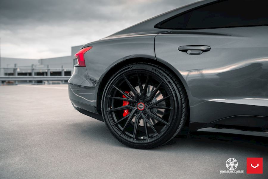 Audi E-Tron GT RS installed with Vossen HF4-T