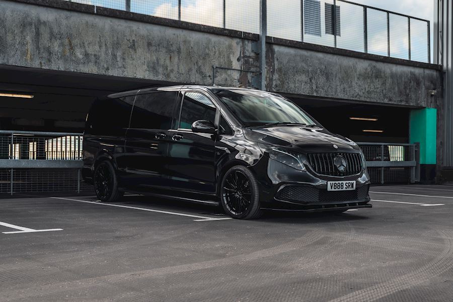 Mercedes V Class installed with Vossen HFX-4 wheels finished in Gloss Black 20x9