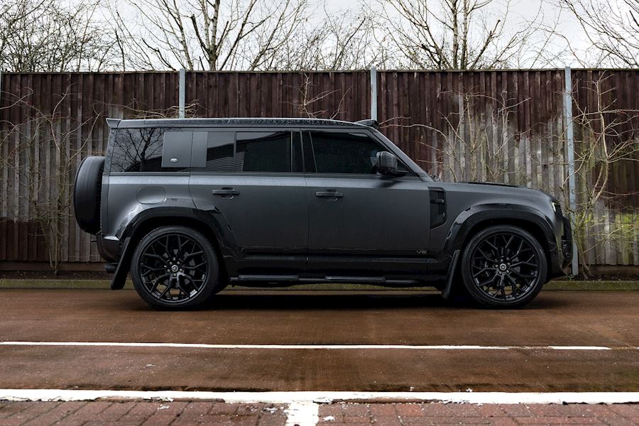 Land Rover Urban Defender installed with Urban UC-5 wheels finished in Gloss Black 23x10