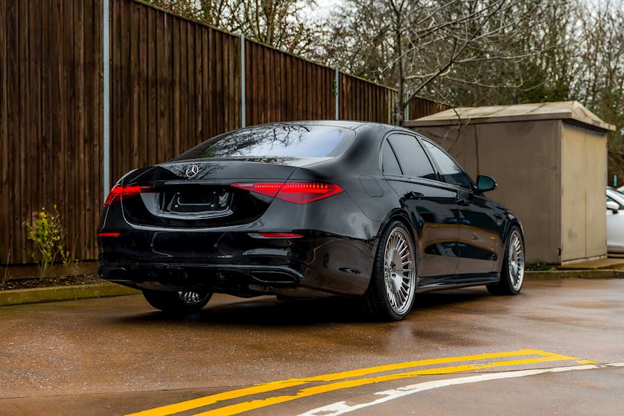 Mercedes S580 installed with Vossen MLR-1 wheels finished in Polished Brushed Light Smoke