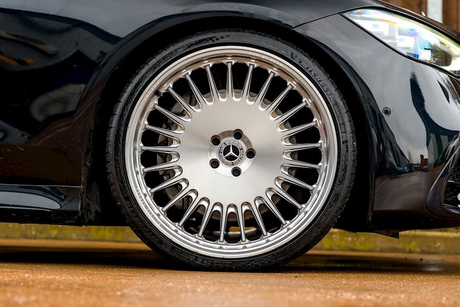 Mercedes S580 installed with Vossen MLR-1 wheels finished in Polished Brushed Light Smoke