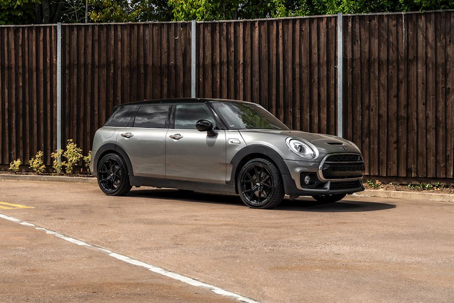 Mini Cooper Clubman installed with Bola FLY-2 wheels