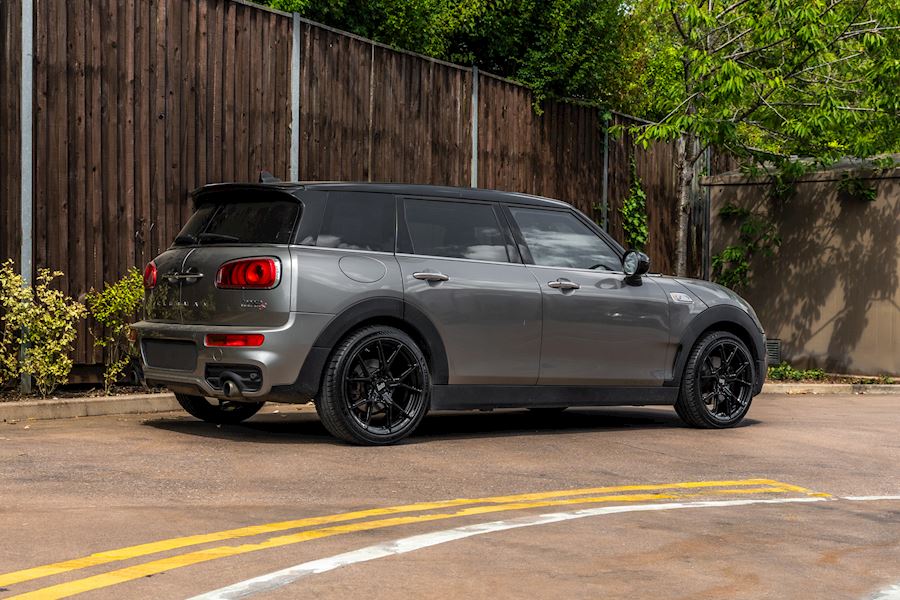 Mini Cooper Clubman installed with Bola FLY-2 wheels