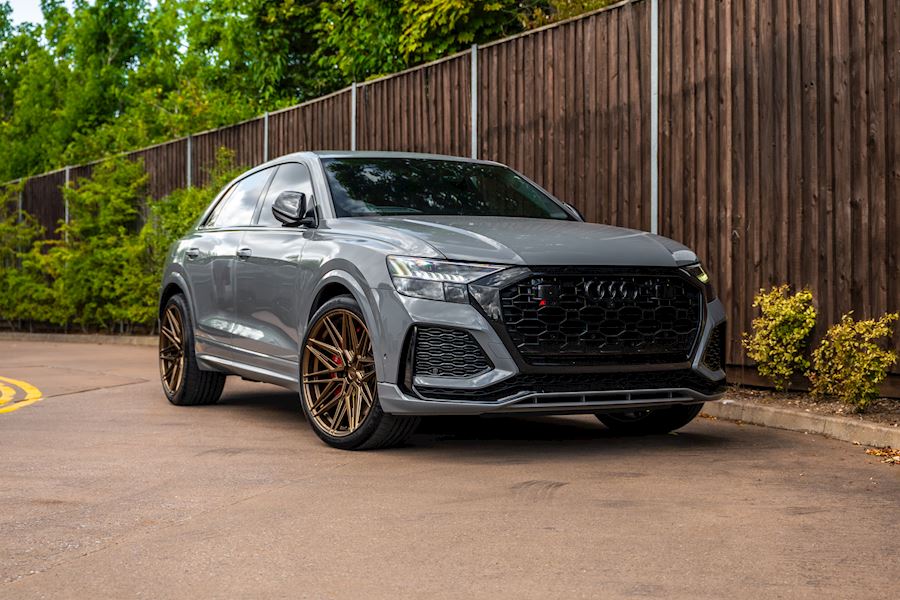 Audi RSQ8 installed with Vossen HF-7 wheels