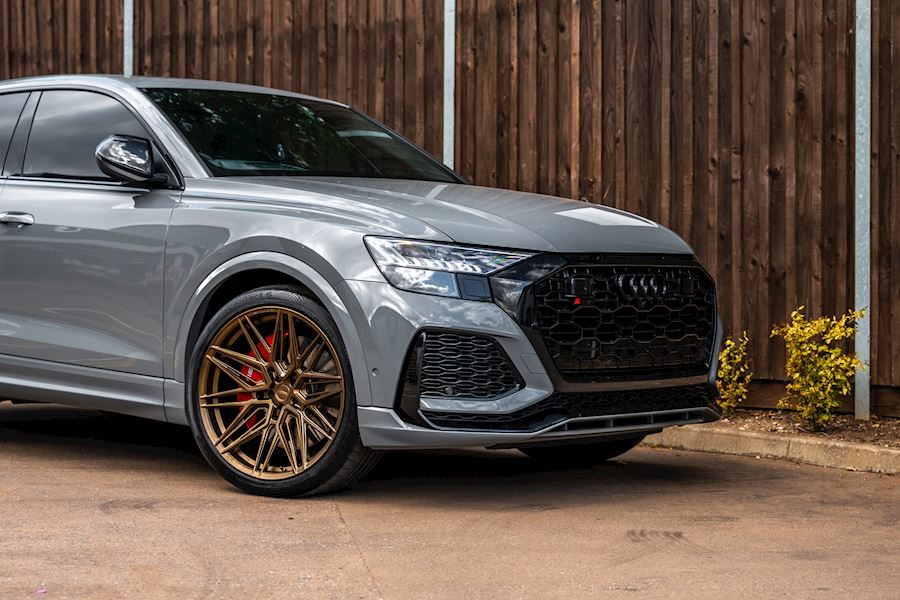 Audi RSQ8 installed with Vossen HF-7 wheels