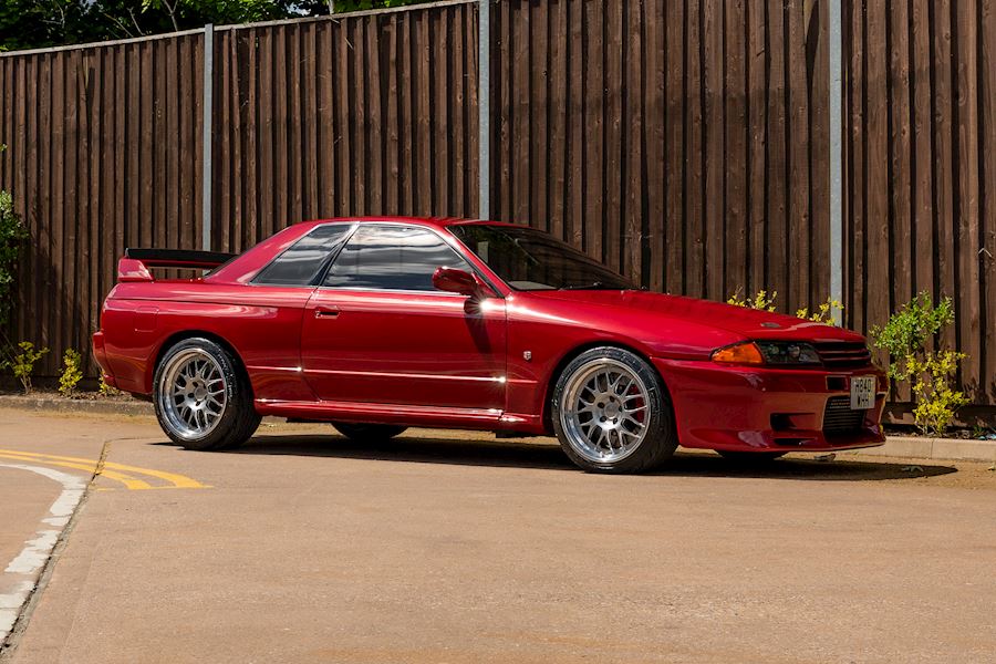 Nissan R32 Skyline installed with Forgeline GW3R (3-Piece) wheels finished in Gloss Silver