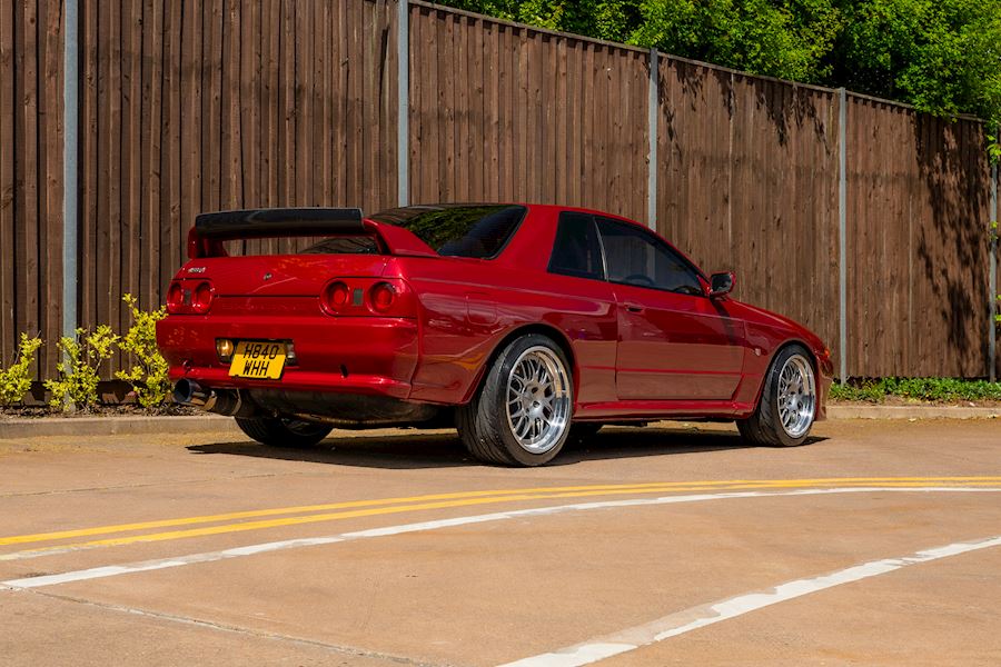 Nissan R32 Skyline installed with Forgeline GW3R (3-Piece) wheels finished in Gloss Silver