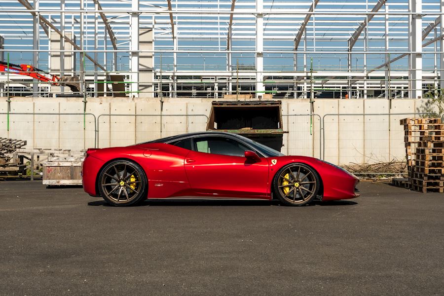Ferrari 458 Italia installed with Vossen HFX-2 wheels
